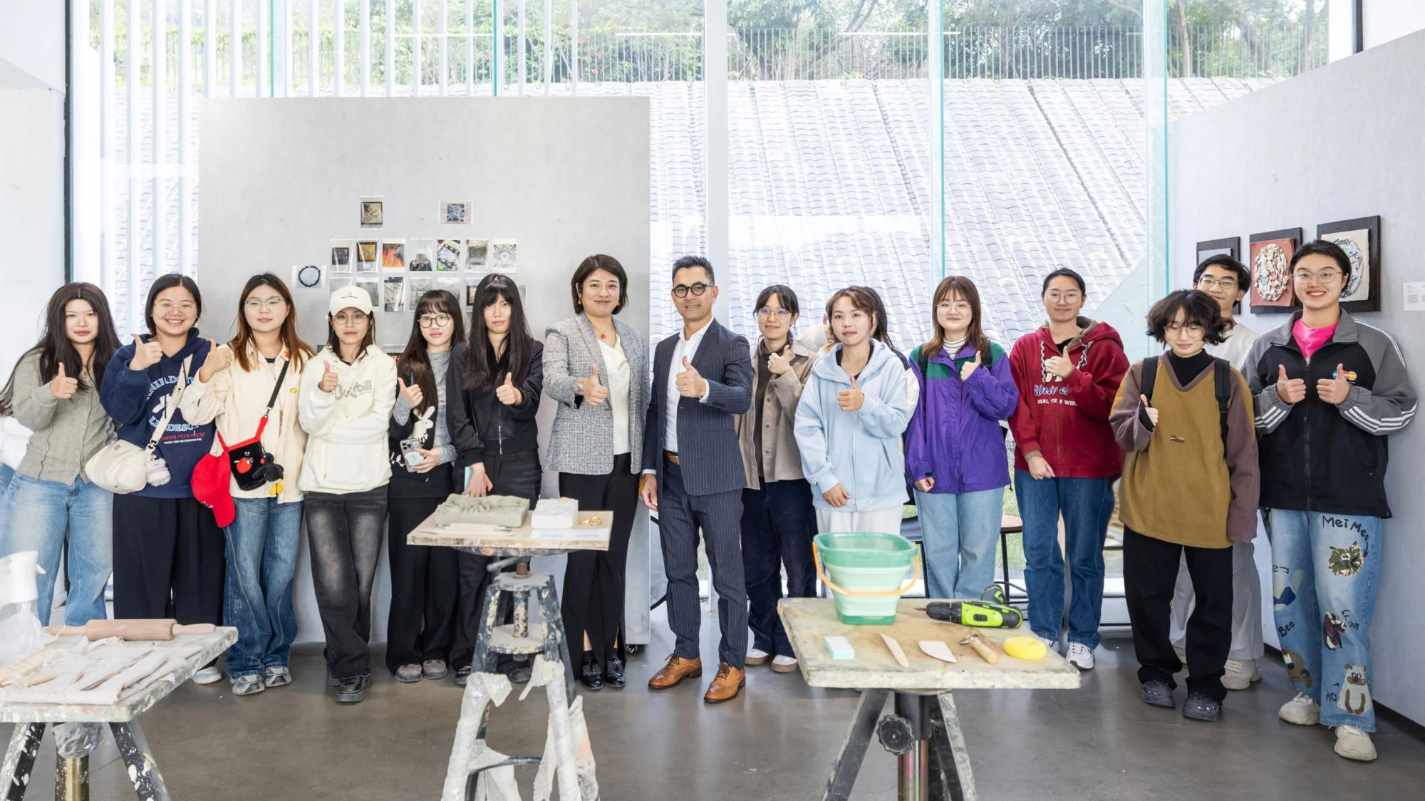 99(1) (1).jpg 99(1) (1).jpg